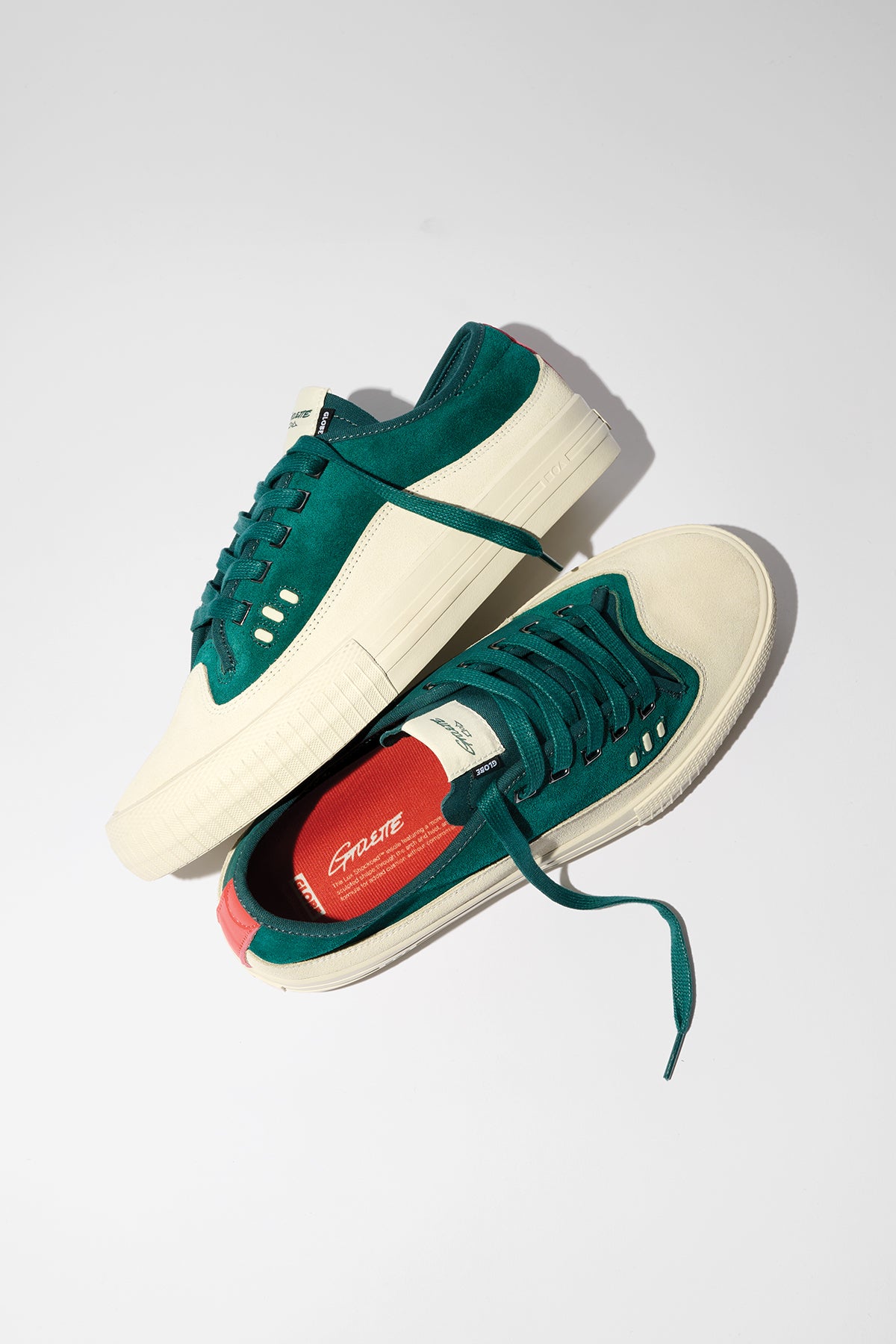 Studio image of the Gillette Moss/Cream.