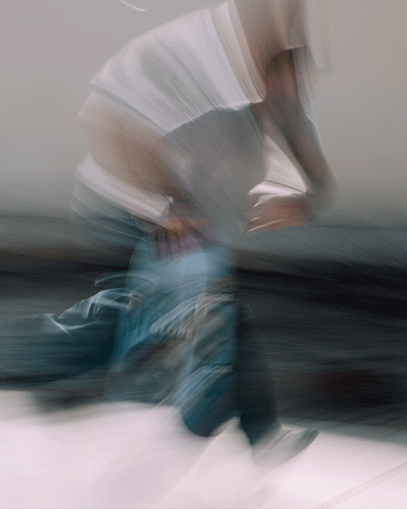 Action/studio shot of the Mahalo Honey/Gum.