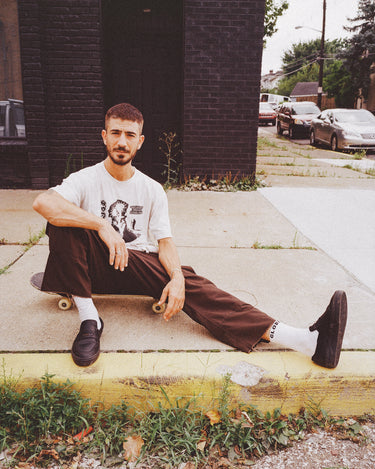 Lifestyle shot of the Liaizon Black/Maalouf.