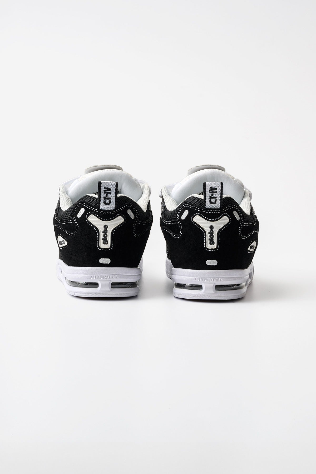 Heel view of the CT-4 - Black/White. 