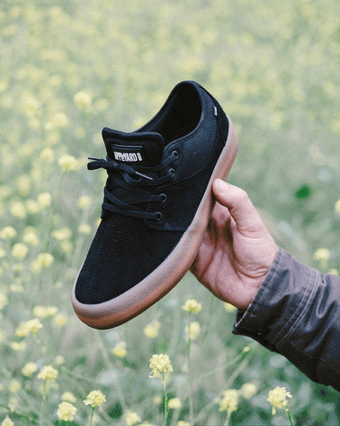 Lifestyle images of the Mahalo - Black/Gum/Crepe. 