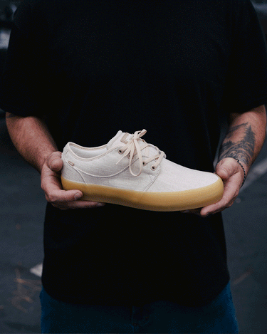 Product images of the Mahalo - Hemp/Crepe. 