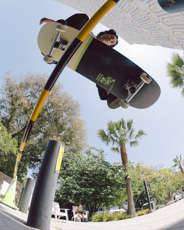 Gif of action and lifestyle shot of the G1 Posi-Dip Complete 8.25" - Black/Green. 